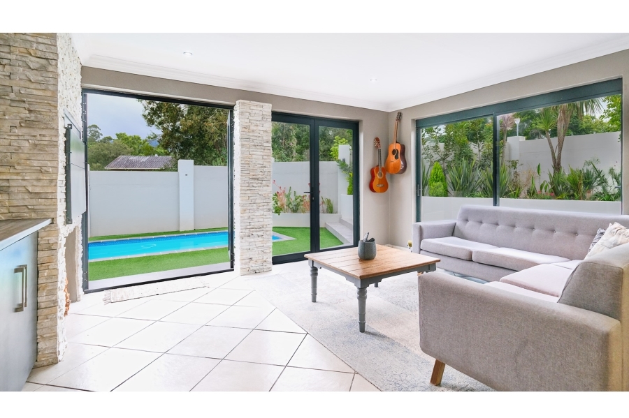 4 Bedroom Property for Sale in Heatherlands Western Cape